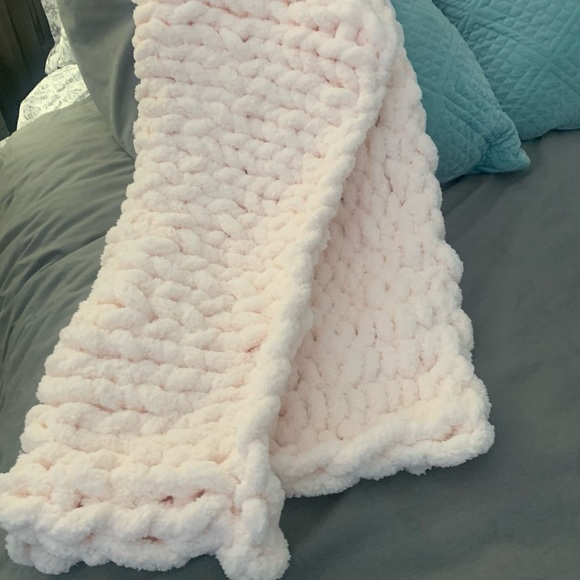 NEW Handmade Chenille Chunky Knit Pink Baby Blanket - Picture 6 of 8